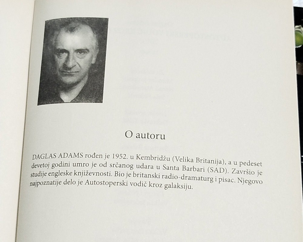 Autostoperski vodič kroz galaksiju Daglas Adams kultna knjiga
