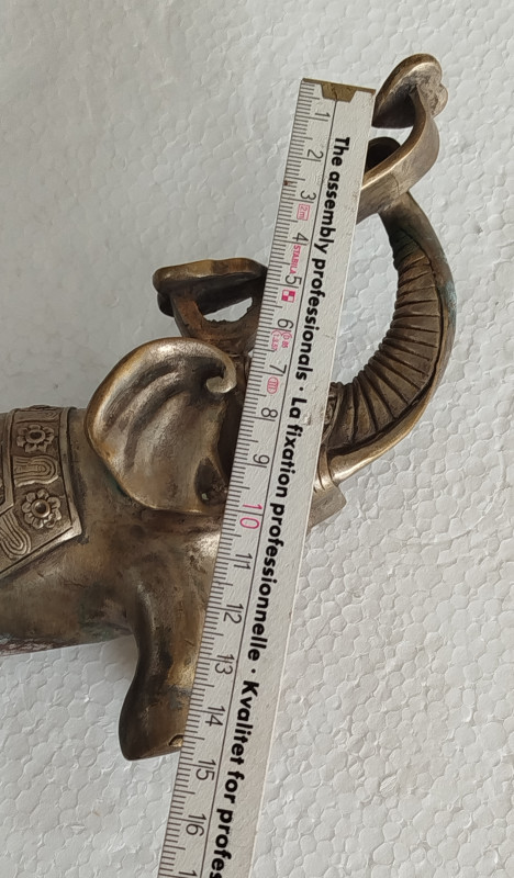 SLON figura skulptura metalna stara Feng Shui
