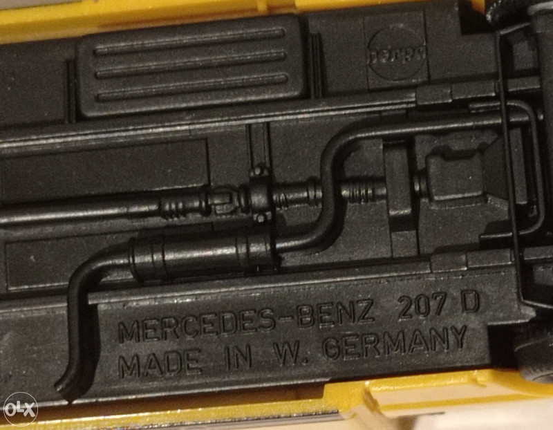 HERPA Mercedes Benz 207 D kamion model Deutsche post