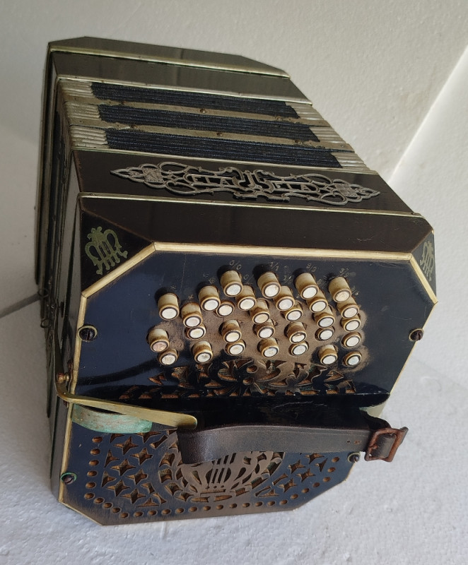 ELA ELA BANDONEON stara harmonika ORIGINALNI KOFER antika raritet