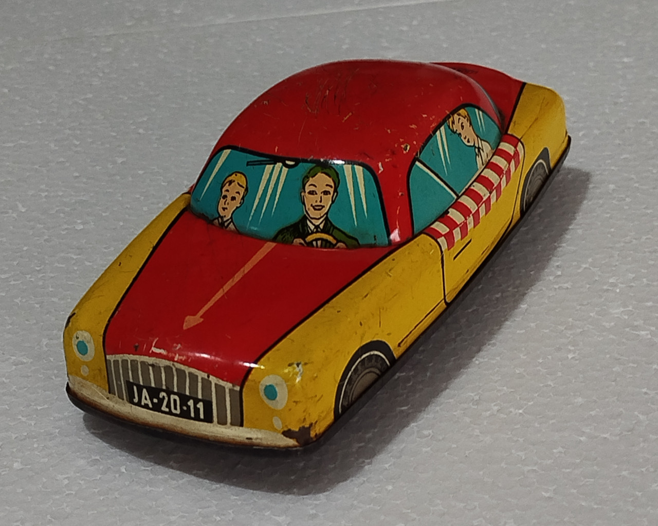 Limeni auto Foreign vintage igračka kolekcionarski model