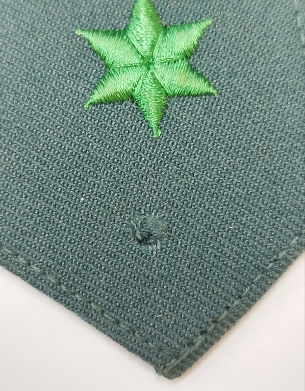 Vojne policijske epolete sa četiri zvjezdice starije par dvije