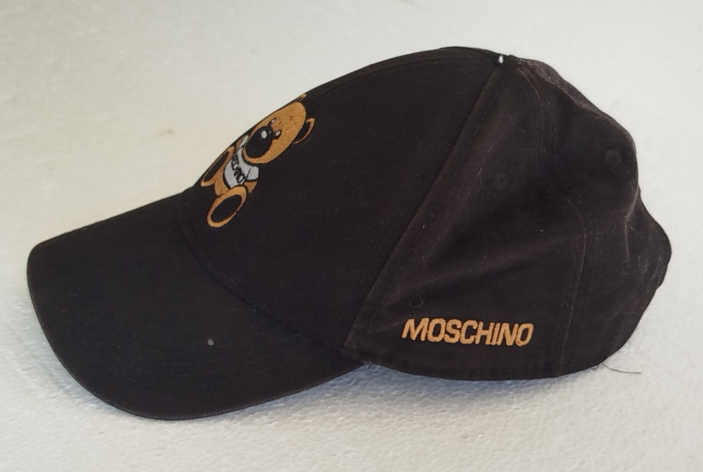 MOSCHINO kačket kapa logo amblem