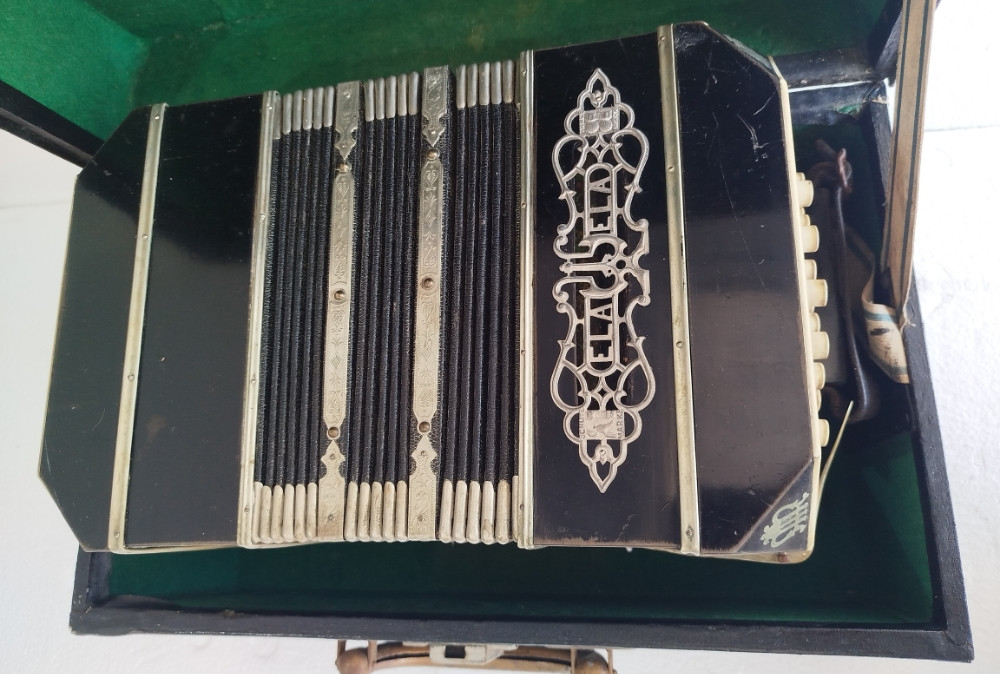 ELA ELA BANDONEON stara harmonika ORIGINALNI KOFER antika raritet