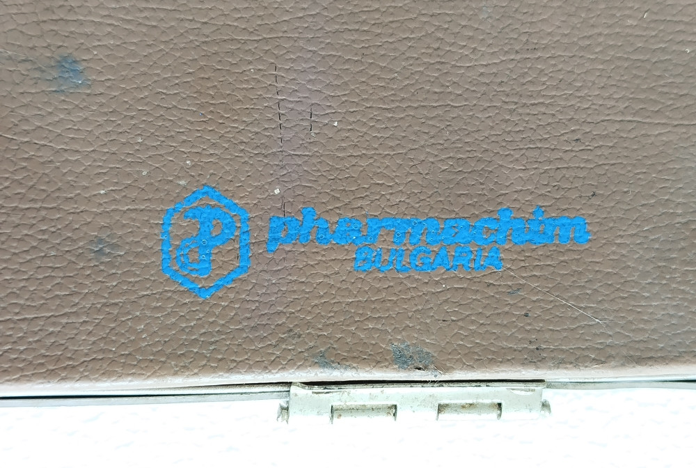 Stara Auto apoteka vintage oldtajmeri oprema