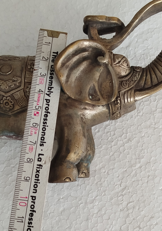SLON figura skulptura metalna stara Feng Shui