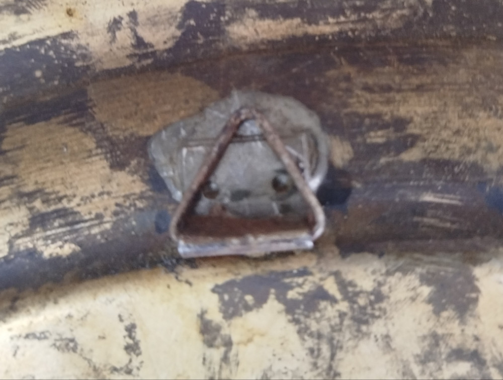 Antikni metalni zidni tanjir starina demirlija veći ručni rad