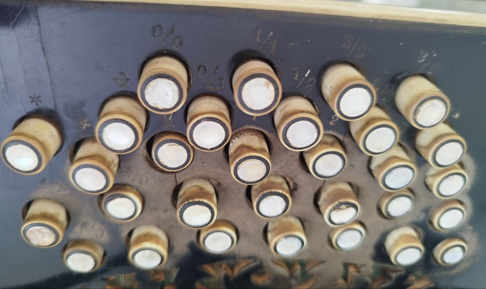 ELA ELA BANDONEON stara harmonika ORIGINALNI KOFER antika raritet