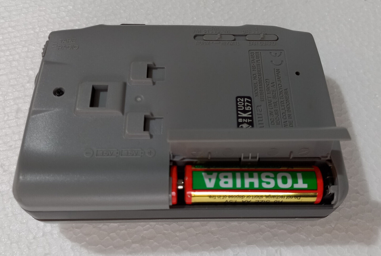 Aiwa TA483 Walkman kasete AM/FM Stereo radio