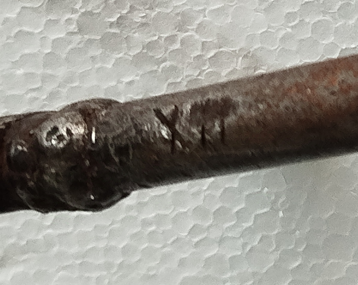 Metalni čekić stari funkcionalan varilački za šljaku
