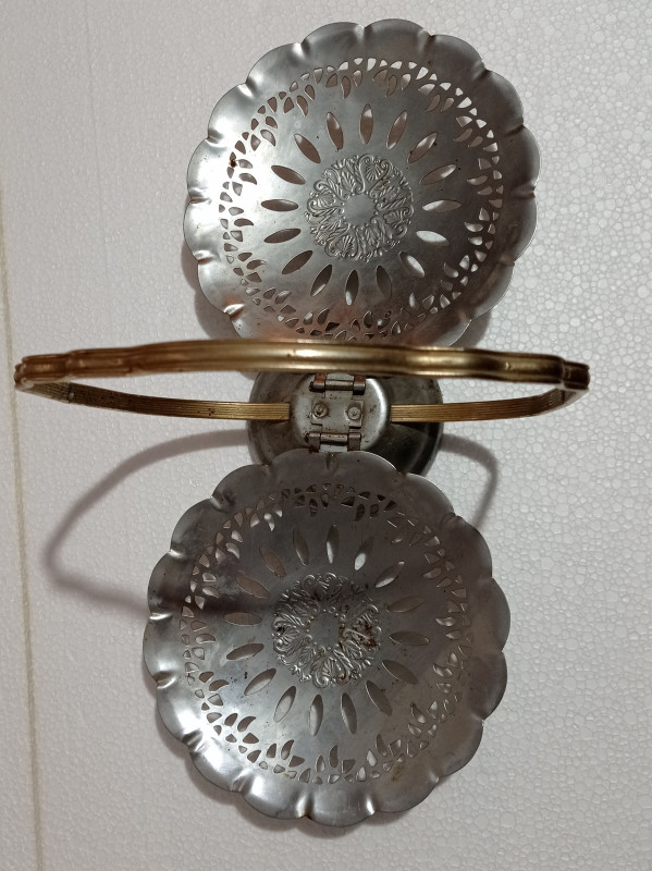 POSLUŽAVNIK metalni vintage pladanj stari dekoracija