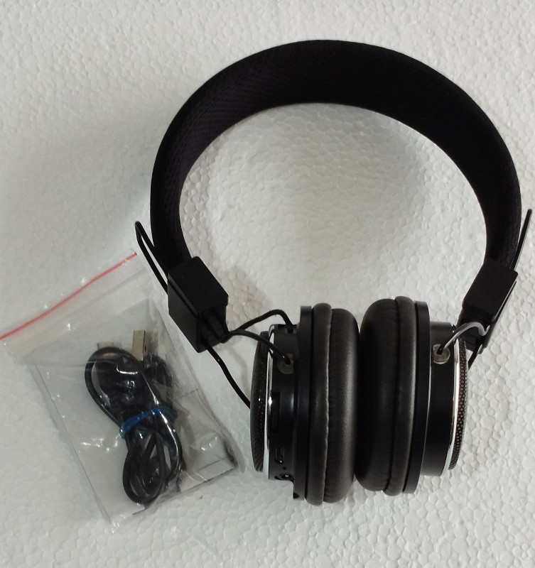 NOHRO Bluetooth LED slušalice kabl za punjenje uputstvo