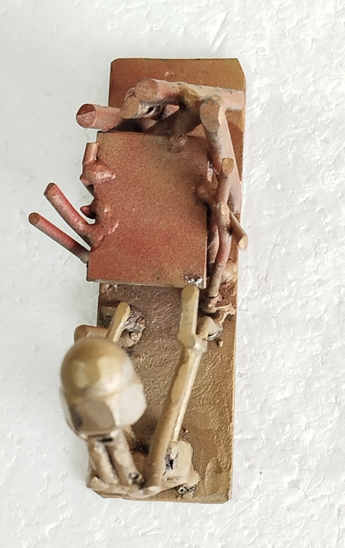 Metalna ručno rađena figura minijaturna skulptura unikat