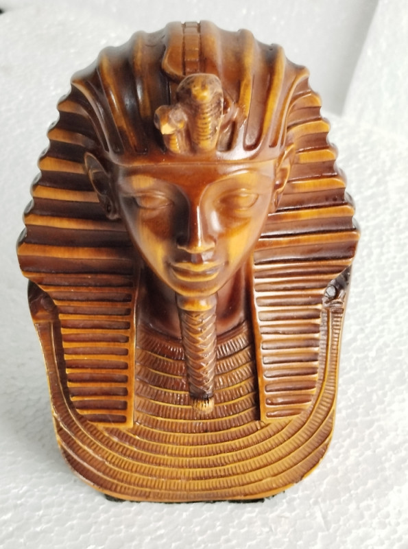 Tutankamon faraon Stari Egipat figura mala skulptura