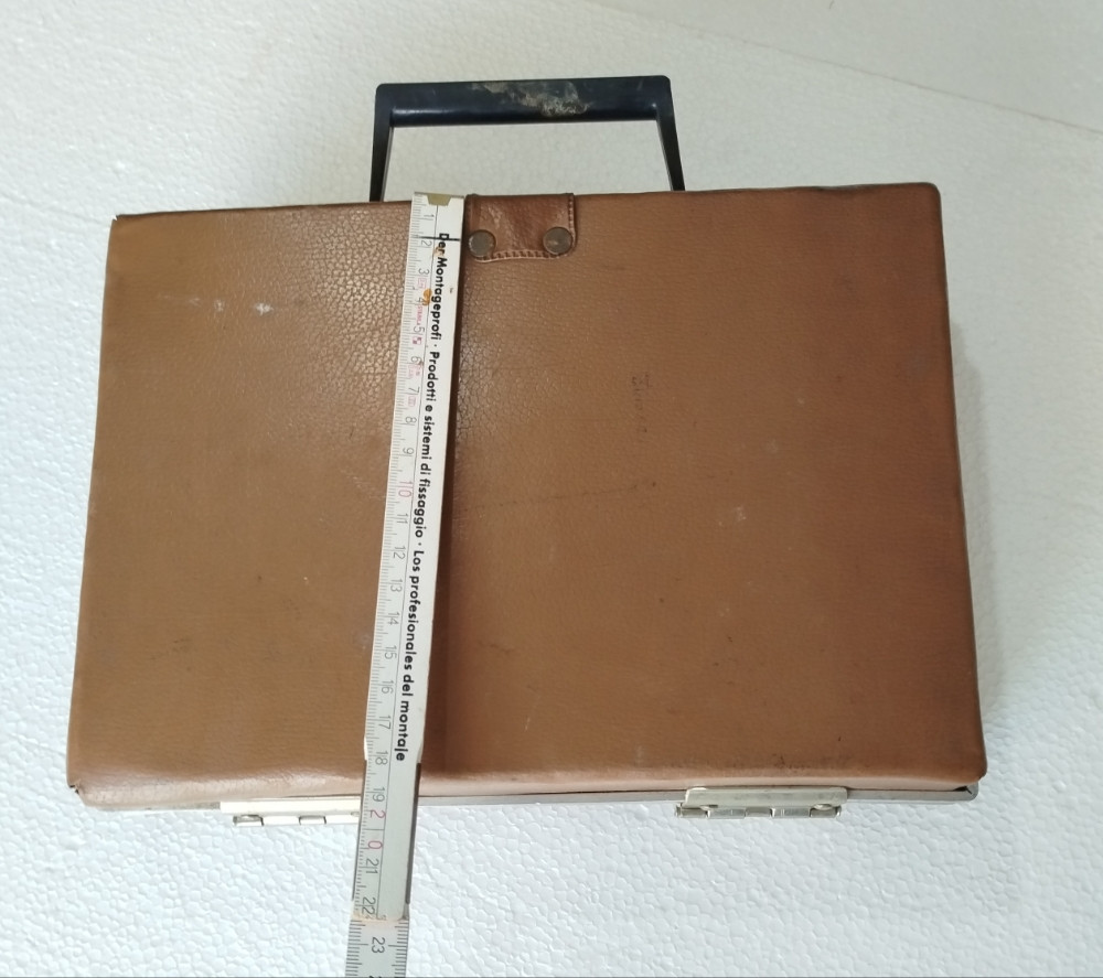 Stara Auto apoteka vintage oldtajmeri oprema