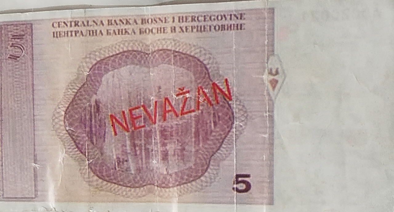 Pet 5 KM konvertibilnih maraka nevažeća novčanica