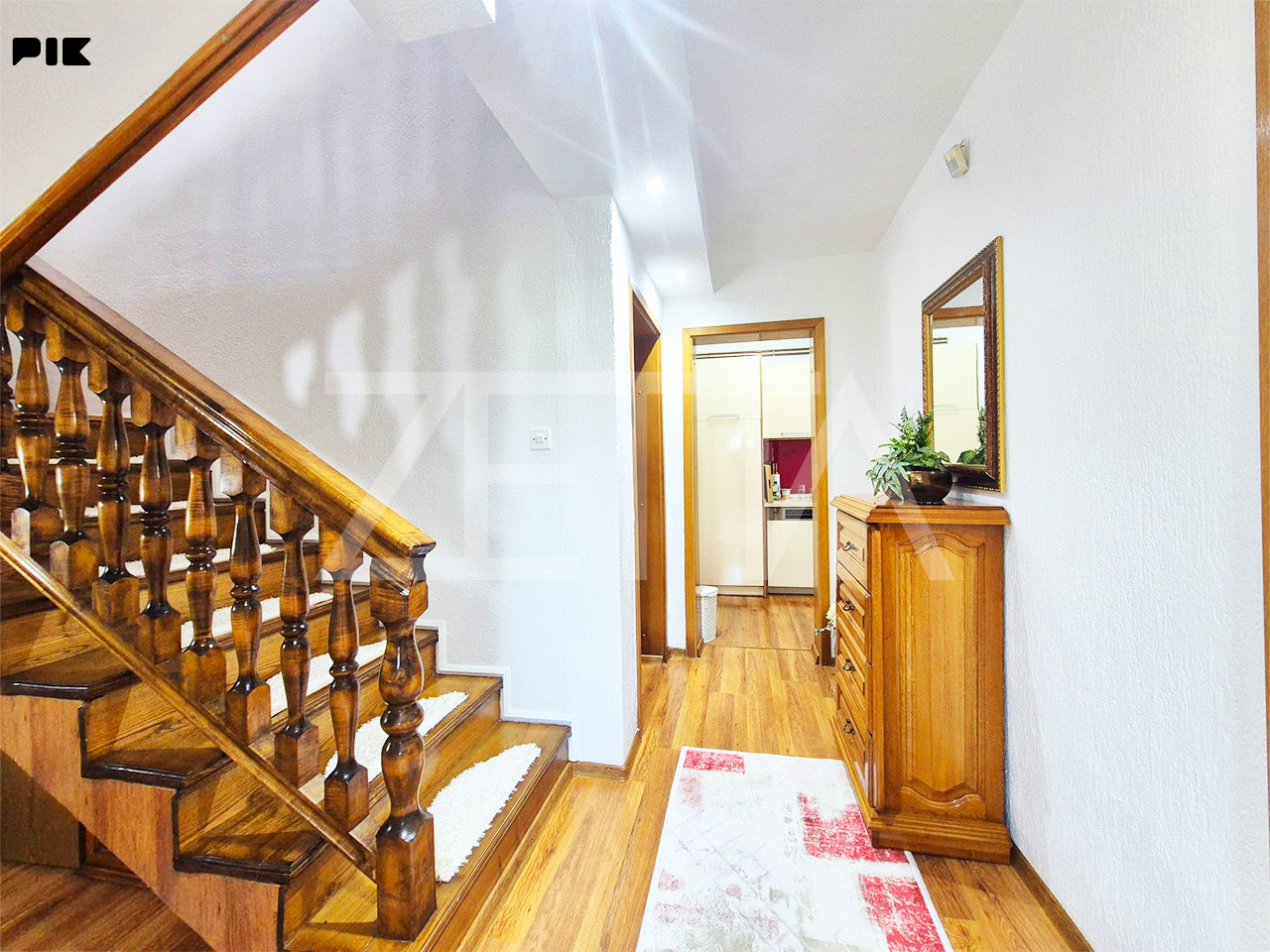 Kuća 160 m2 sa zemljištem 6.132 m2, Breza - ZettaNekretnine