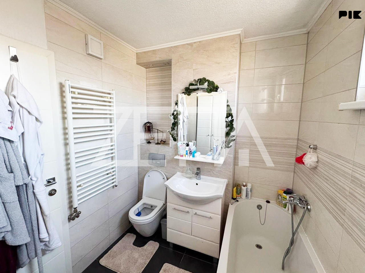 Trosoban stan 64m2, Alipašino - ZettaNekretnine
