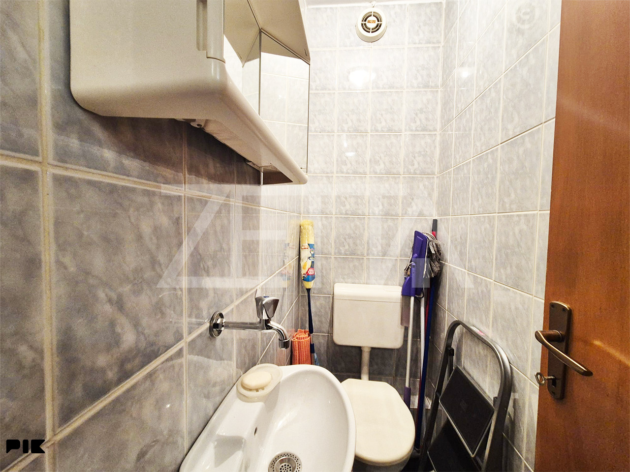 Trosoban stan, Višnjik, 65 m2 - ZettaNekretnine