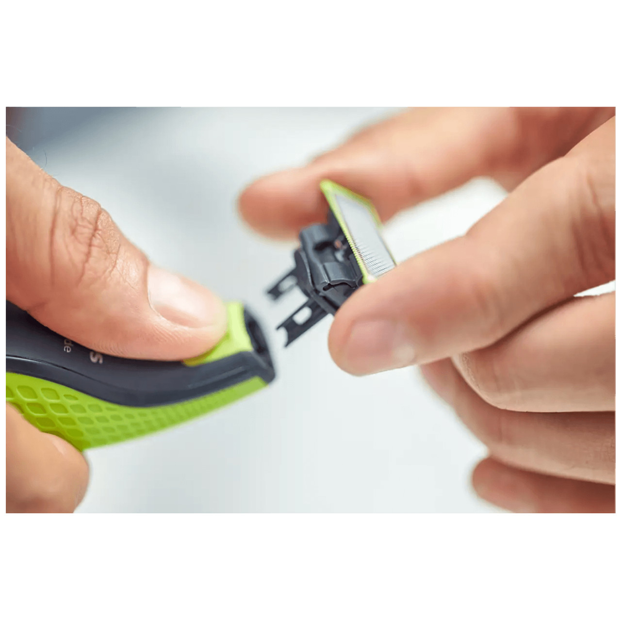 Philips aparat za brijanje trimer OneBlade 360 Lice + Tijelo