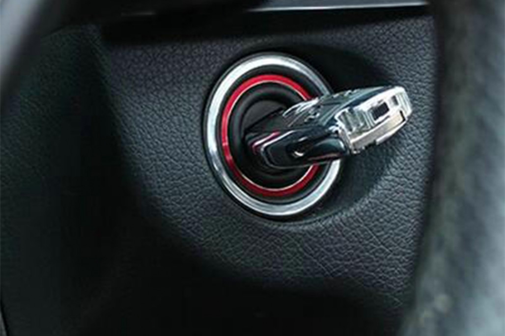 Crveni prsten brave za paljenje Mercedes W176 W246 C117 X156