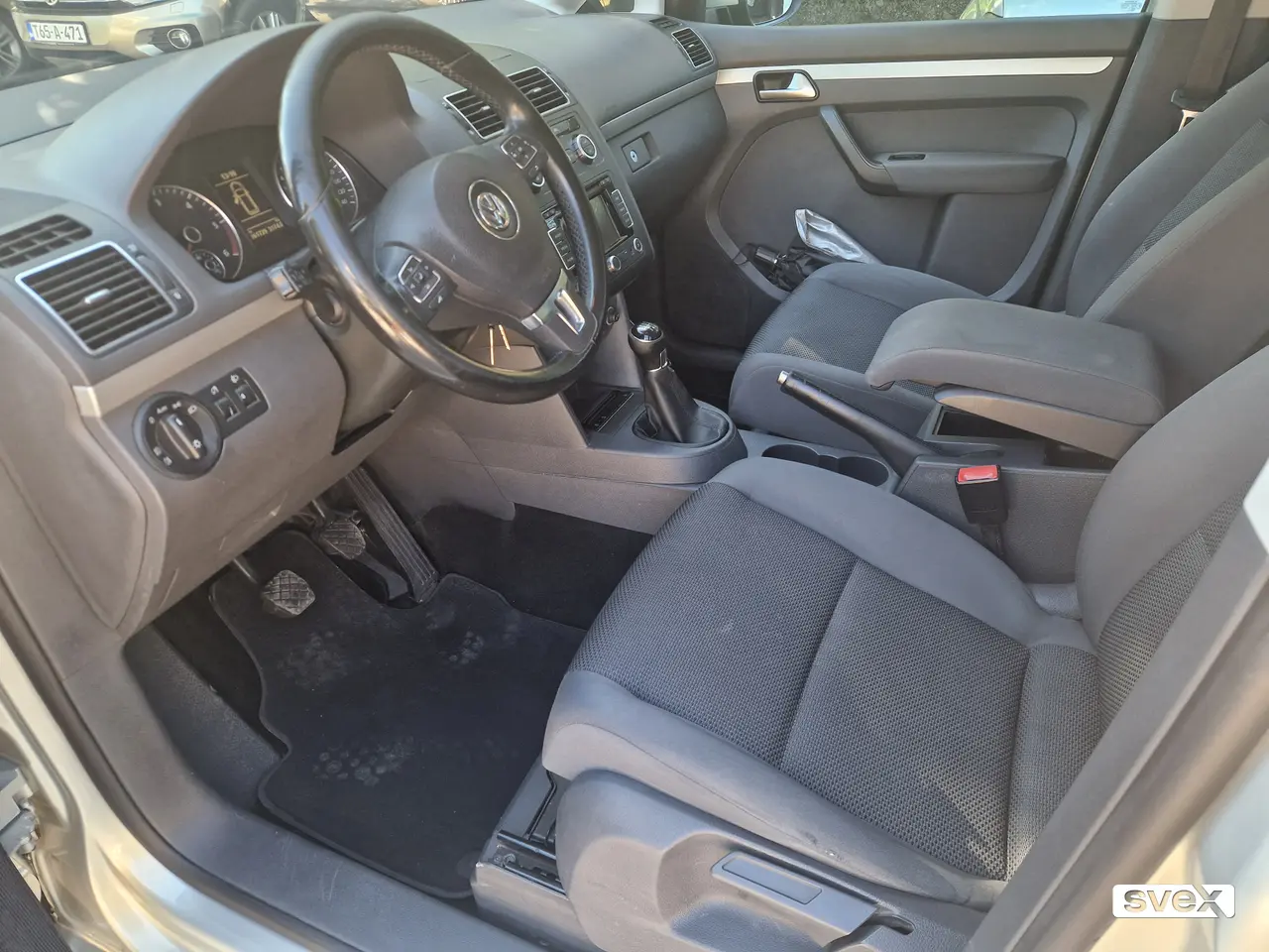 Volkswagen Touran 1.6 TDI 7 sjedala,climatronic,tempomat