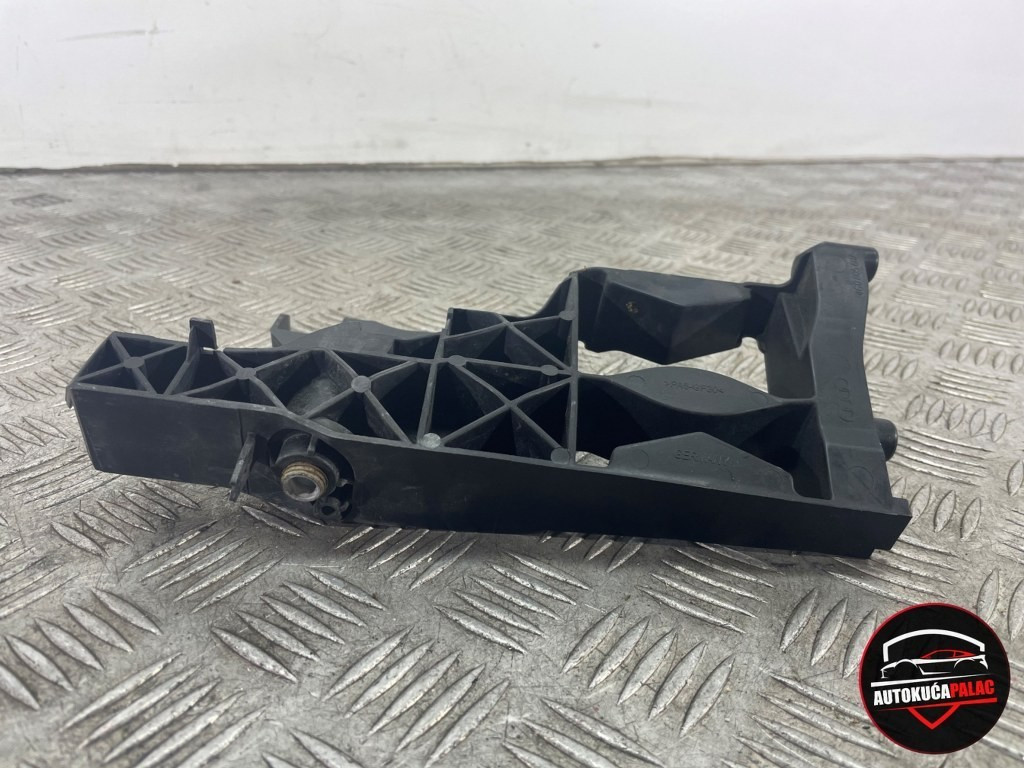 NOSAČ FARA AUDI A6 4G C7 11-18 4G0805607 F12302 LIJEVI