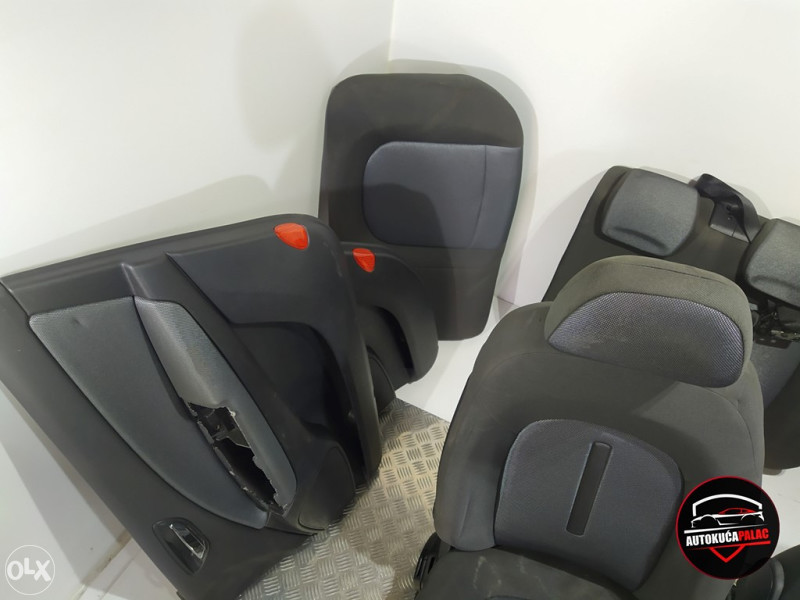 UNUTRAŠNJOST I SJEDIŠTA SICEVI FIAT BRAVO 2009 U65