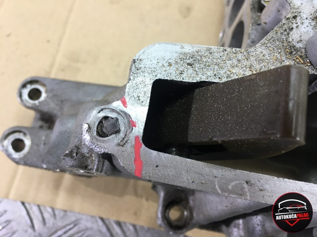 GLAVA MOTORA BMW G11 G12 7  8598486 DM24 OŠTEĆENA B57 3.0D