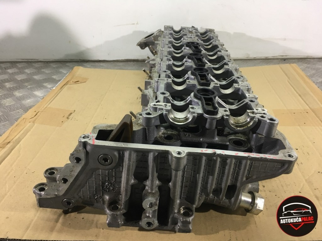 GLAVA MOTORA BMW G11 G12 7  8598486 DM24 OŠTEĆENA B57 3.0D