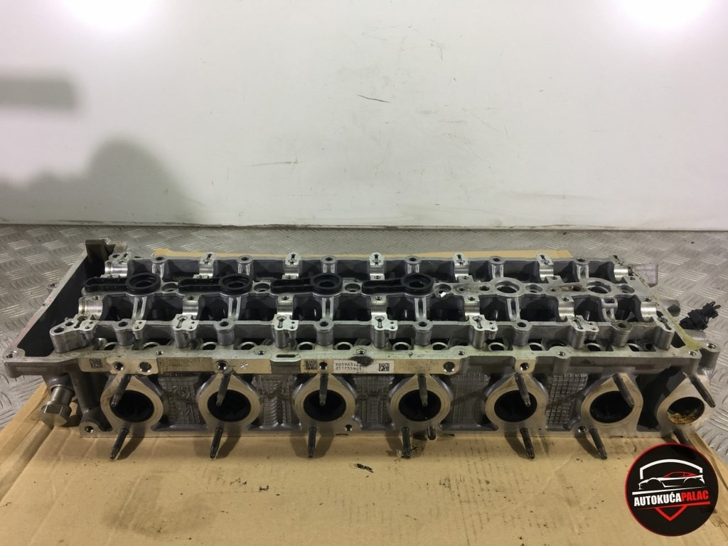 GLAVA MOTORA BMW G11 G12 7  8598486 DM24 OŠTEĆENA B57 3.0D
