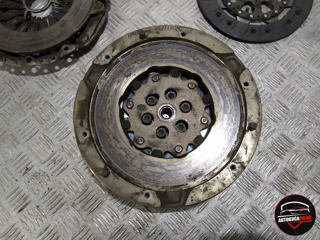 ZAMAJAC BMW	F20 F21 1		7614327	Z820	1.6B MANUAL