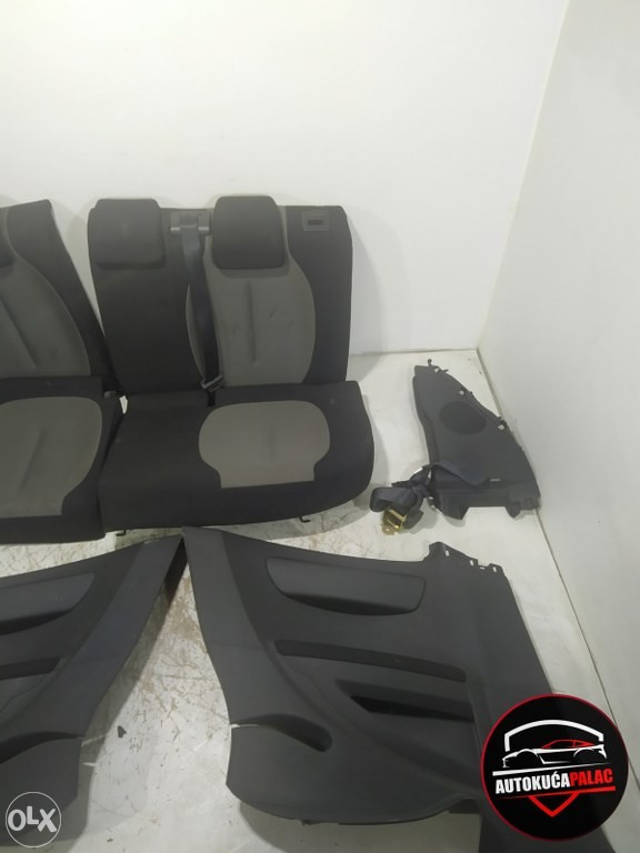 Unutrašnjost Citroen C4   U188 SJEDIŠTA