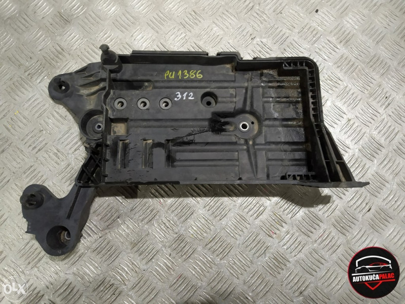 NOSAČ AKUMULATORA VW PASSAT 8  5Q0915321J PU1386