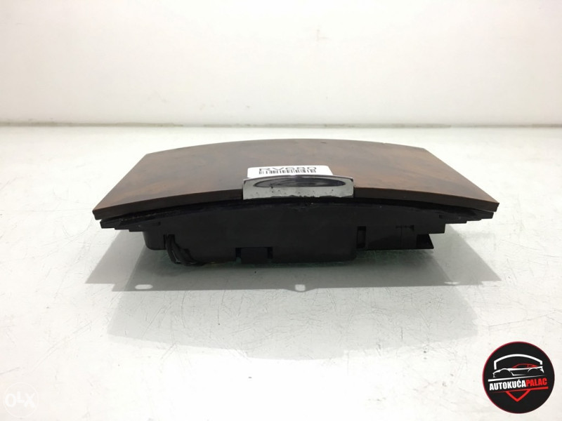 PEPELJARA Volkswagen TOUAREG  7L6857961C RV680