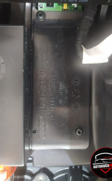Naslonjač za ruke Audi A4 08-16  NA205