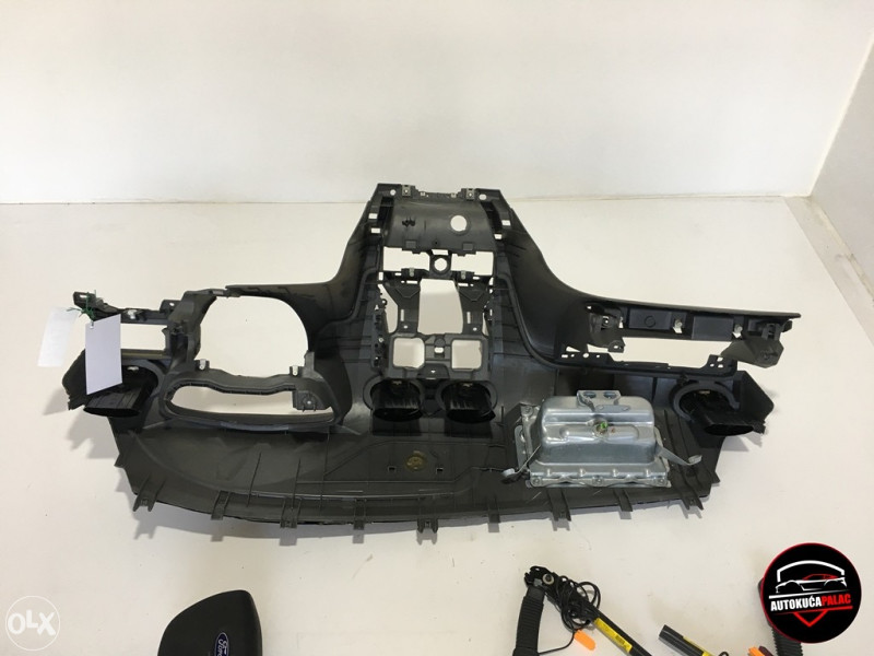Instrument tabla KOMPLETNA Ford FOCUS 2004-2011 TA64