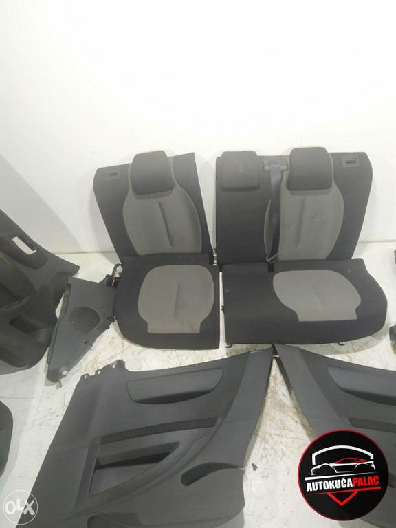 Unutrašnjost Citroen C4   U188 SJEDIŠTA