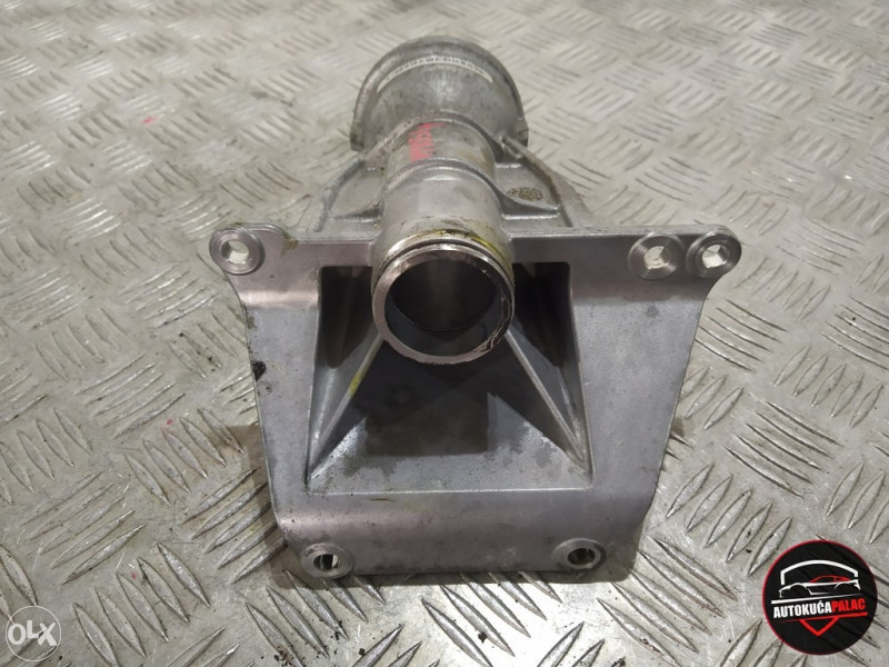 NOSAČ POLUOSOVINE	 BMW G30 G31 5  8639383 NM1054