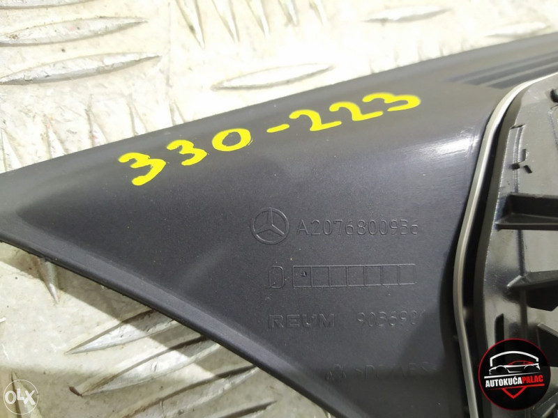 Blenda oko display-a Mercedes W207  A2076800936 330-223