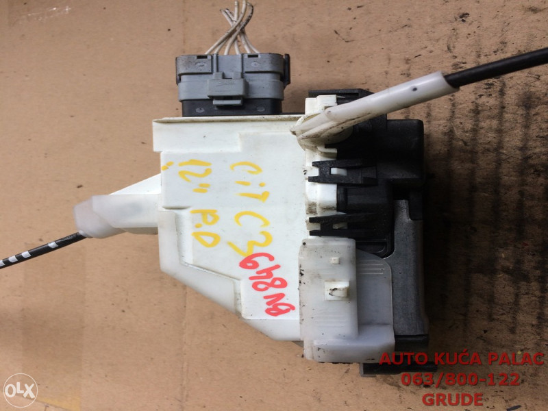 Brava vrata PREDNJA DESNA Citroen C3 2012 BV849