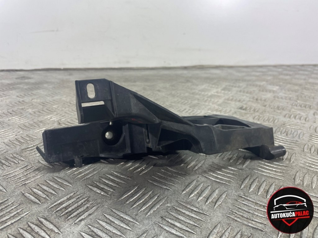 NOSAČ FARA AUDI A6 4G C7 11-18 4G0805607 F12302 LIJEVI