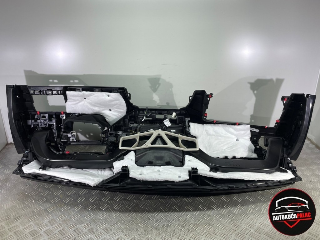 TABLA BMW G05 X5   527-128 CRNA