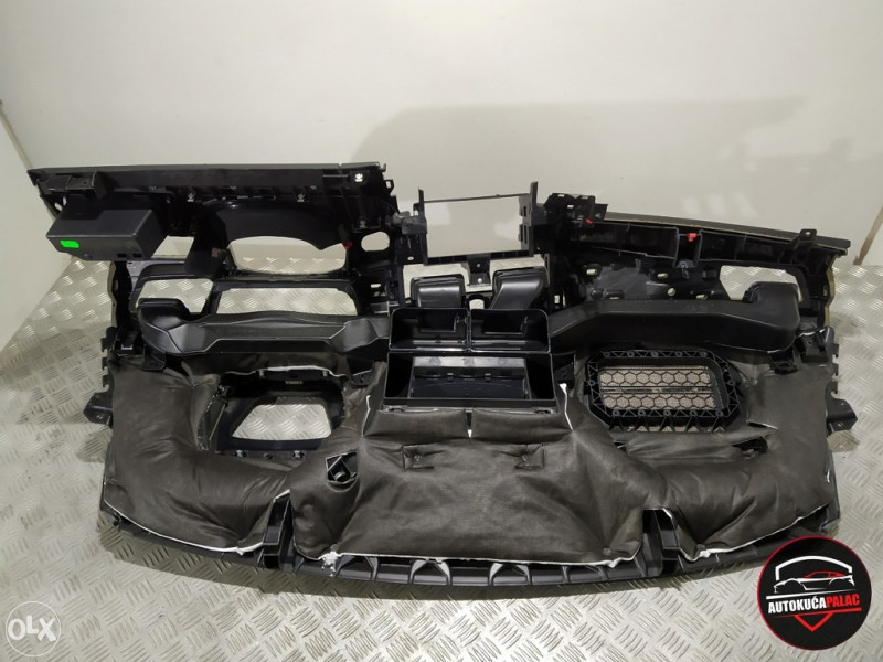 Tabla BMW F45 2 activ tourer  TA261 CRNA