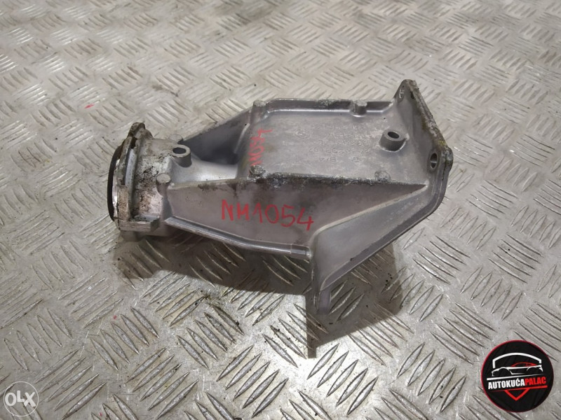 NOSAČ POLUOSOVINE BMW G30 G31 5 8639383 NM1054