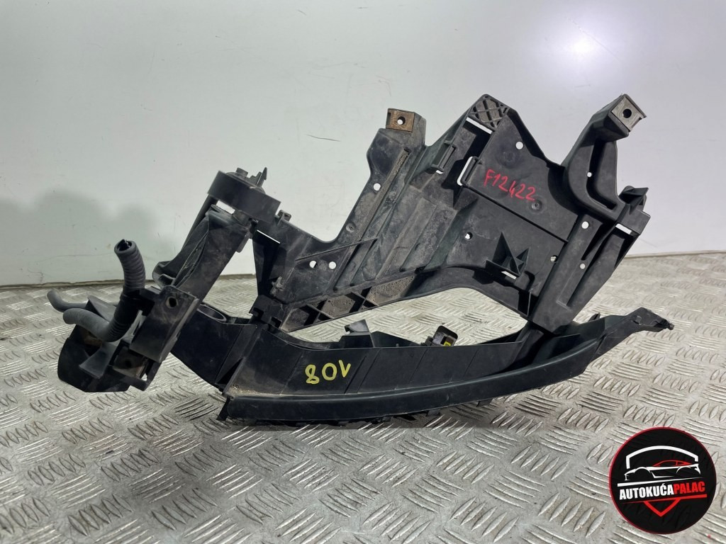 NOSAČ FARA AUDI A4 B8 08-16 8K0805607A F12422 LIJEVI