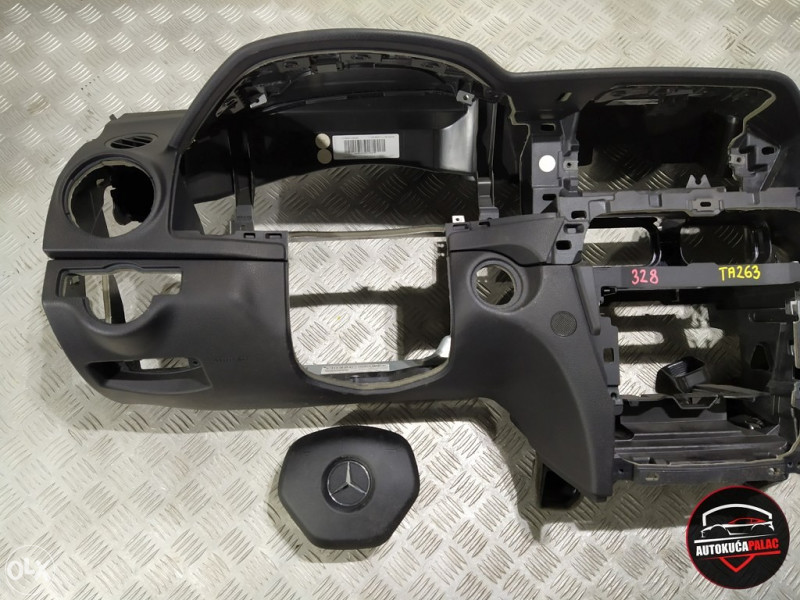 Tabla Mercedes W204   TA263 CRNA KOMPLETNA
