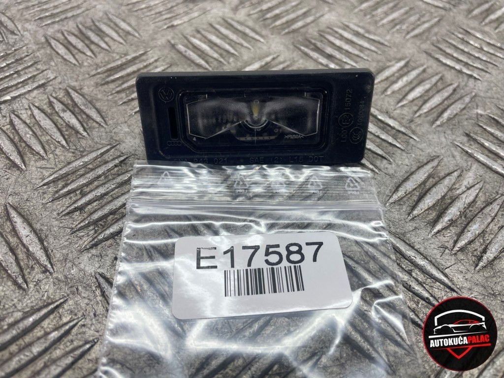 SVJETLO IZNAD TABLICE VW TOUAREG CR 18-26 5NA943021 17587E