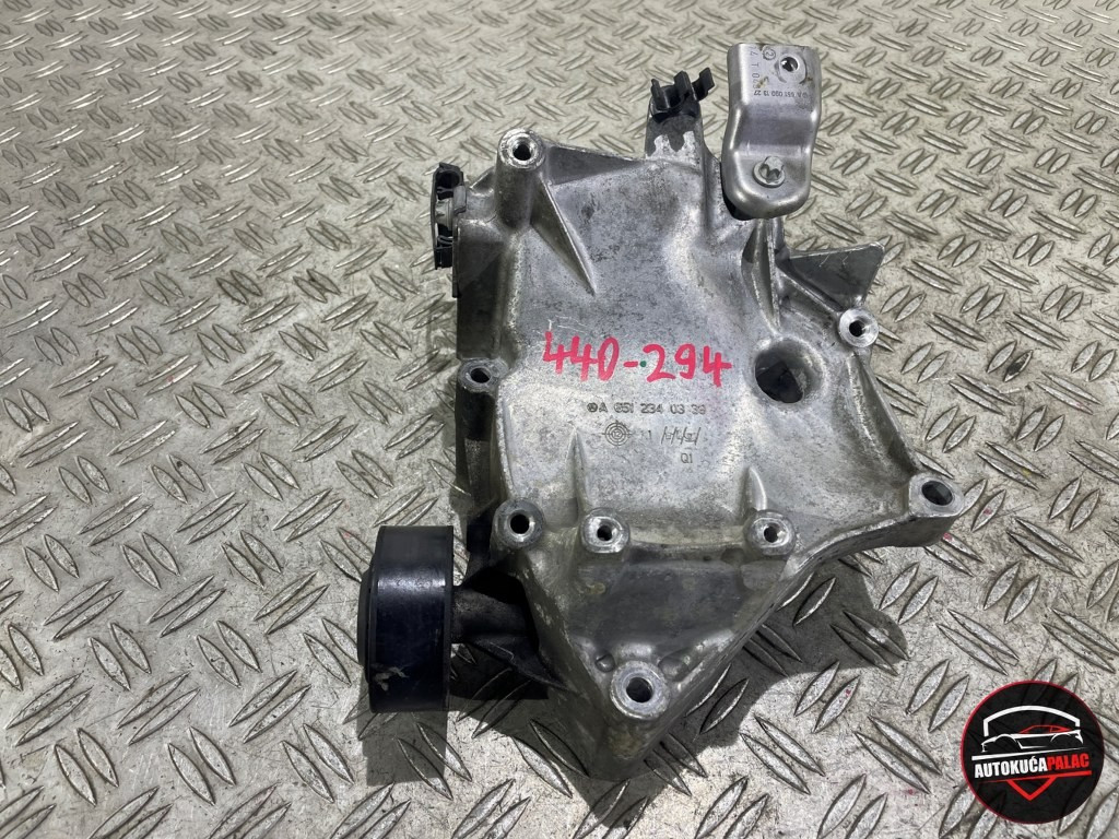 NOSAČ ALTERNATORA MERCEDES W205 C-KLASA A6512340339 440-294