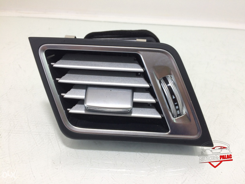 Rešetka ventilacije lijeva Mercedes W207 A2078300100 RV266